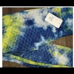 Tie dye scrunch butt leggings